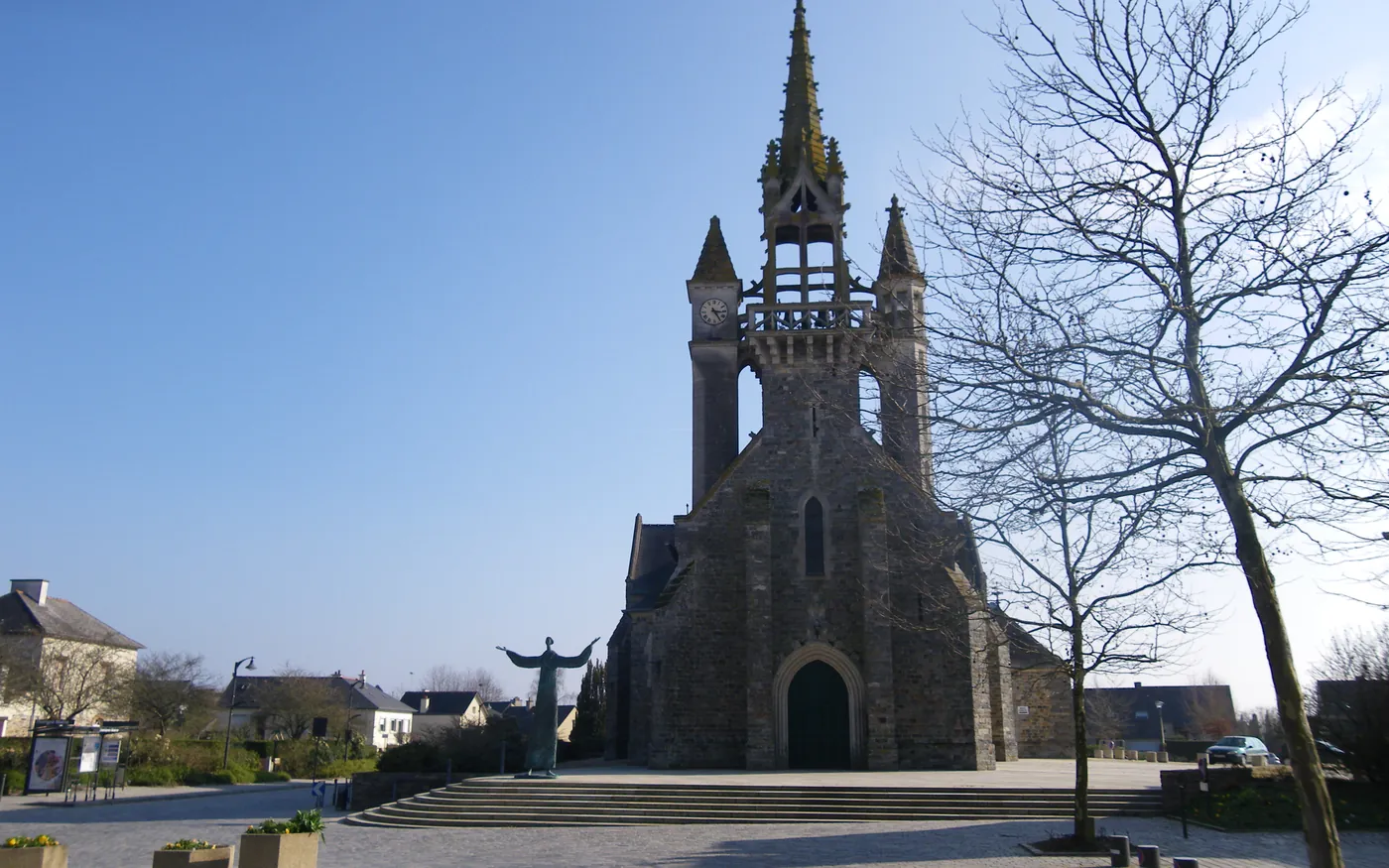 Photo : chisloup, CC BY 3.0, via Wikimedia Commons VTC Ladyncar à Thorigné-Fouillard, bourg en lisière de la forêt de Rennes