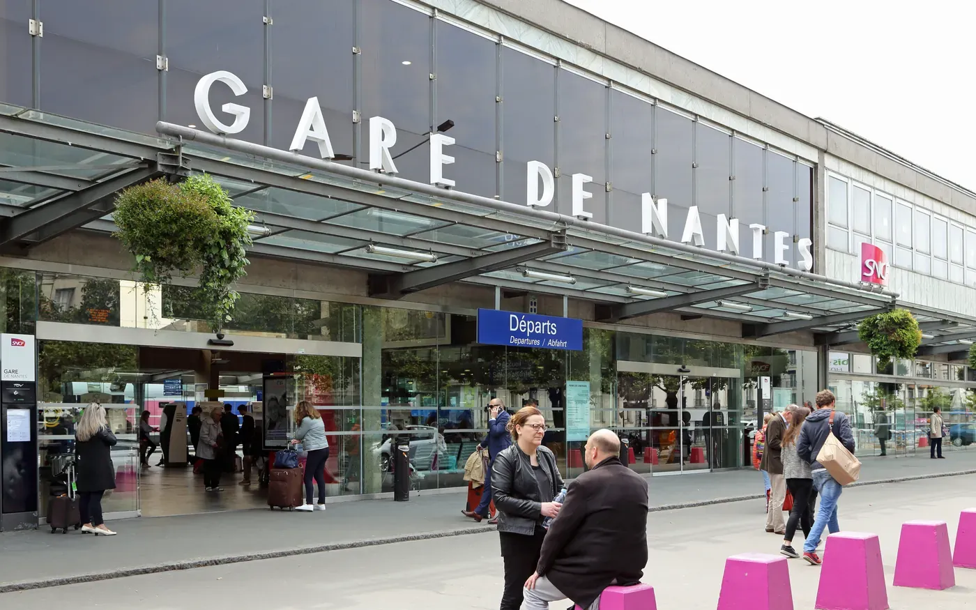 Photo : Marc Ryckaert, CC BY-SA 4.0, via Wikimedia Commons Façade de la gare de Nantes pour un transfert VTC longue distance Ladyncar